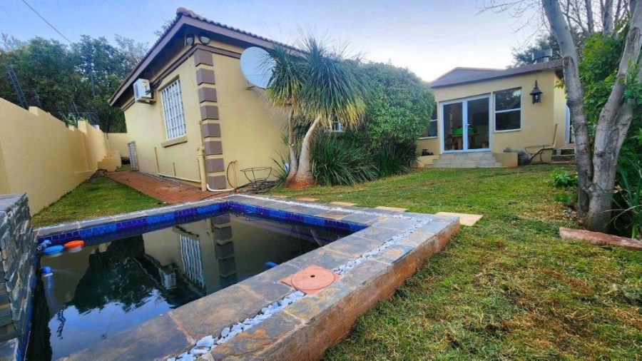 To Let 3 Bedroom Property for Rent in Safari Gardens North West